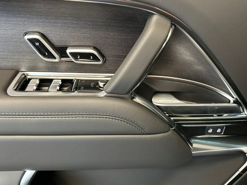 New 2026 Land Rover Range Rover SE AWD/4WD image 13