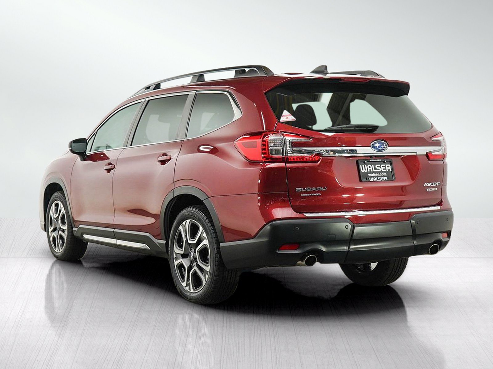 Used 2024 Subaru Ascent Limited w/ Technology Package AWD/4WD image 3