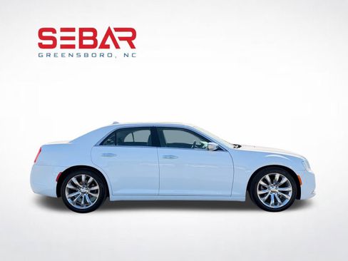 Used 2017 Chrysler 300 C w/ Safetytec Plus Group image 4