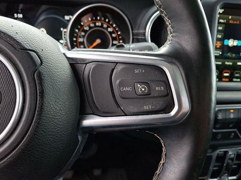 Certified 2018 Jeep Wrangler Unlimited Sahara image 22