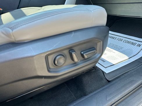 Used 2022 Toyota Tundra Limited w/ Power Package AWD/4WD image 40