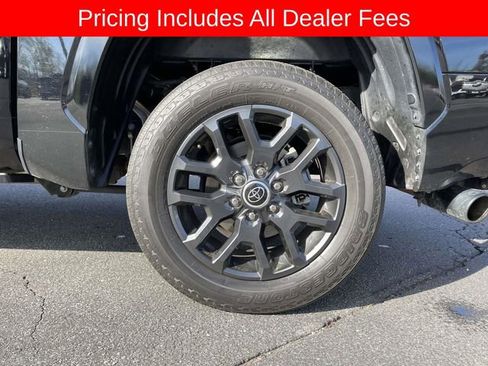 Used 2023 Toyota Tundra Platinum AWD/4WD image 9