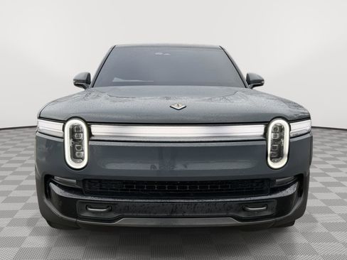 Used 2025 Rivian R1S Premium image 2