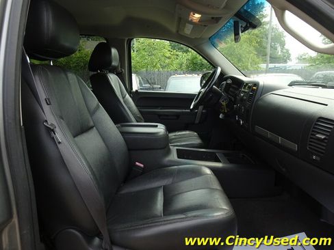 Used 2013 Chevrolet Silverado 2500 LT w/ Interior Plus Package AWD/4WD image 16