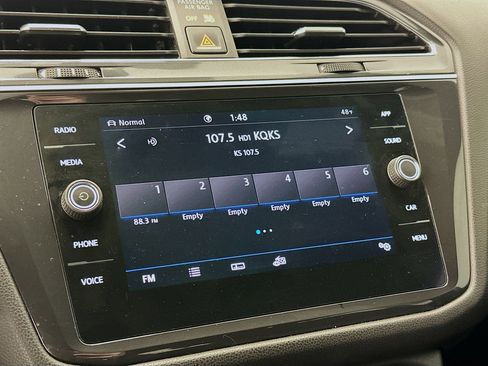 Used 2020 Volkswagen Tiguan SE R-Line image 21