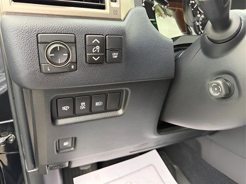 Used 2020 Lexus GX 460 Premium w/ Premium Package AWD/4WD image 25