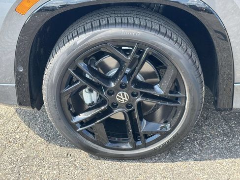 New 2026 Volkswagen Tiguan SE R-Line FWD image 7