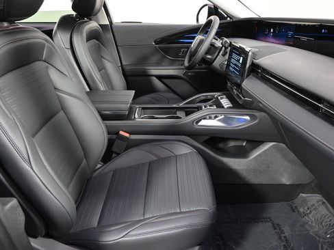 New 2026 Lincoln Nautilus Reserve image 16