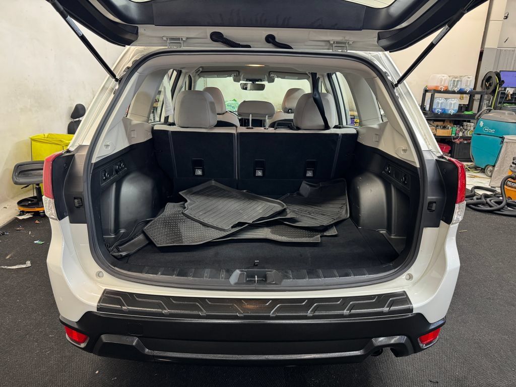 Used 2021 Subaru Forester AWD/4WD image 6