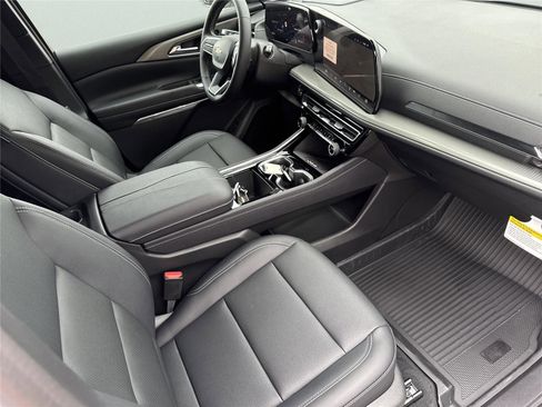 New 2026 Chevrolet Traverse LT FWD image 11