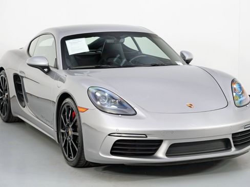 Used 2018 Porsche 718 Cayman S w/ Sport Chrono Package image 43