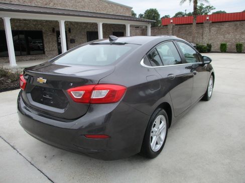 Used 2017 Chevrolet Cruze LT w/ Convenience Package FWD image 22