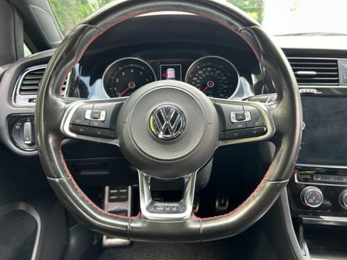 Used 2020 Volkswagen GTI SE FWD image 10