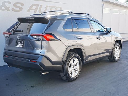 Used 2021 Toyota RAV4 XLE image 4