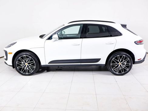 Certified 2026 Porsche Macan AWD/4WD image 2