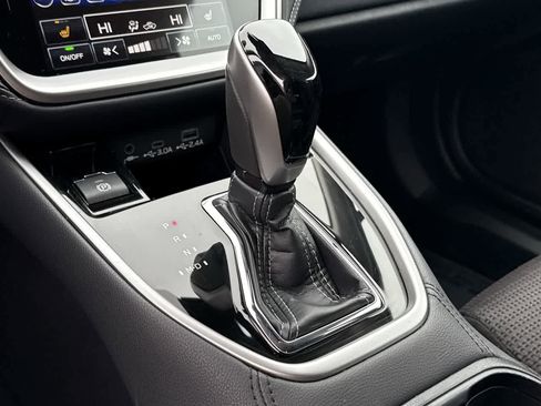 Used 2025 Subaru Outback Premium w/ Popular Package #1A image 31