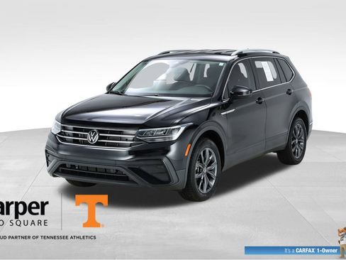 Used 2022 Volkswagen Tiguan SE image 1