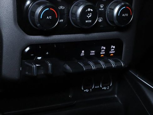 Used 2023 RAM 1500 Big Horn AWD/4WD image 30
