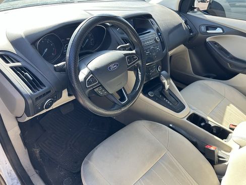 Used 2017 Ford Focus SE w/ Cold Weather Package FWD image 12