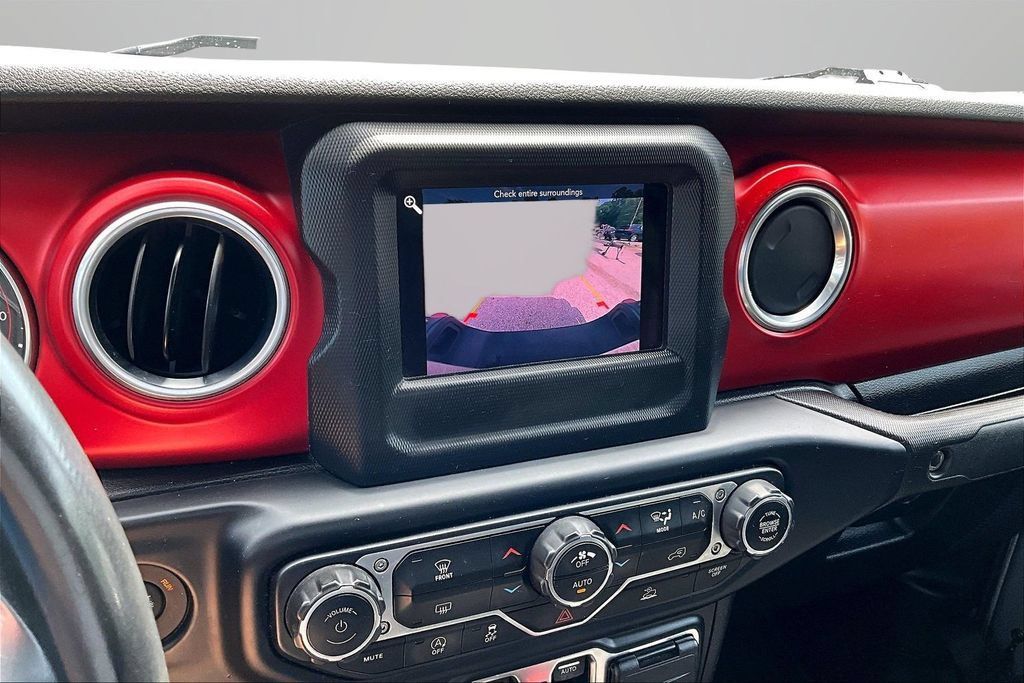 Used 2020 Jeep Gladiator Rubicon w/ Trailer Tow Package AWD/4WD image 15
