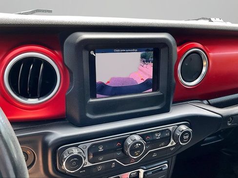 Used 2020 Jeep Gladiator Rubicon w/ Trailer Tow Package AWD/4WD image 15