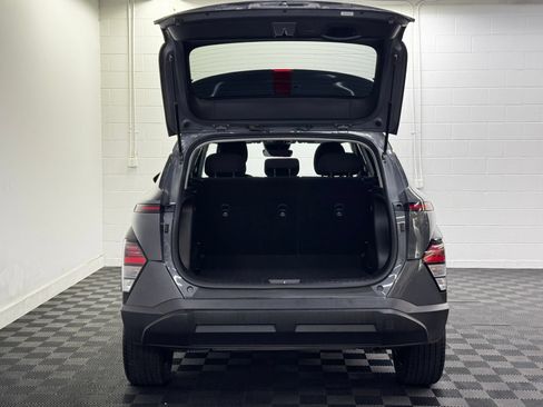 Used 2025 Hyundai Kona SEL AWD/4WD image 32