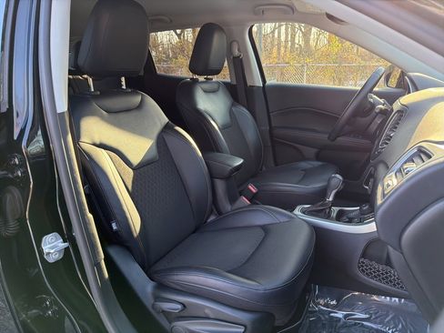 Used 2018 Jeep Compass Latitude w/ Popular Equipment Group image 9