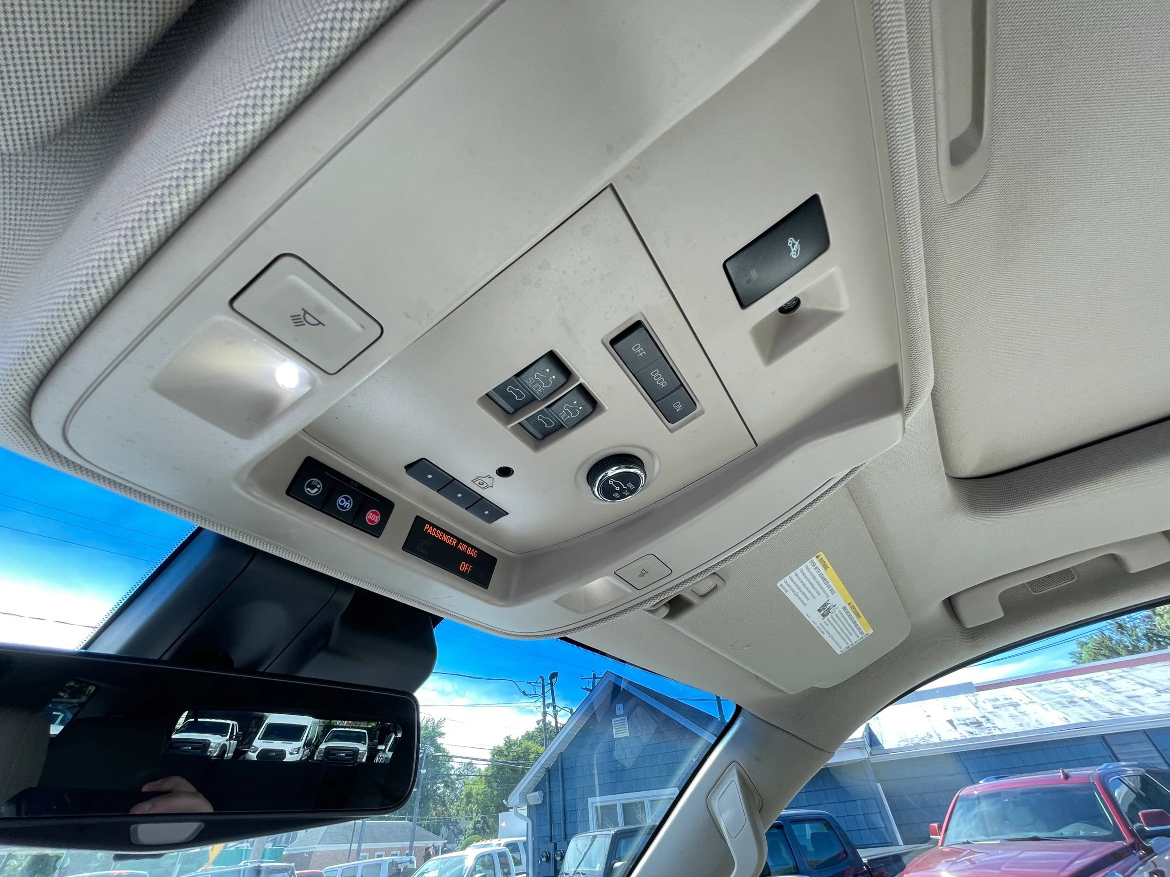 Used 2017 Cadillac Escalade Premium Luxury AWD/4WD image 21