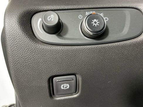 Used 2019 Chevrolet Blazer Premier w/ Sun and Wheels Package image 11