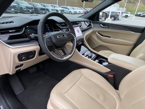 Used 2022 Jeep Grand Cherokee Limited 4xe w/ Luxury Tech Group II image 13