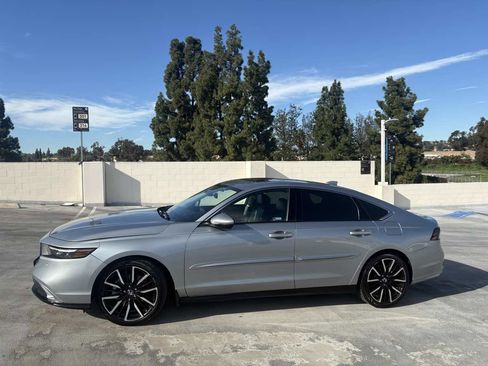 Used 2023 Honda Accord Touring image 7