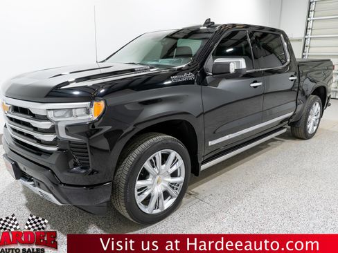 Used 2024 Chevrolet Silverado 1500 High Country w/ High Country Premium Package image 2