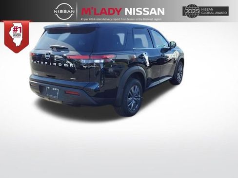 New 2025 Nissan Pathfinder S image 7