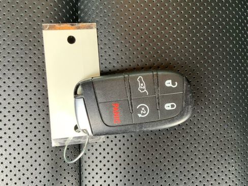 Used 2024 Dodge Durango GT image 39