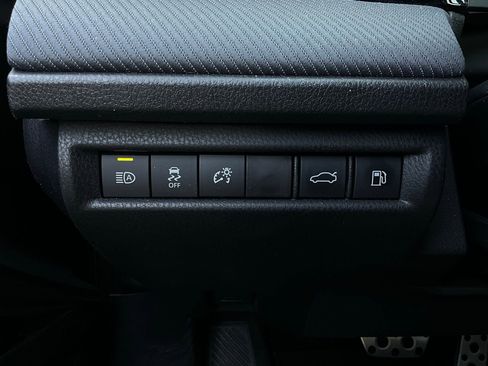 Used 2025 Toyota Camry SE w/ Convenience Package image 22