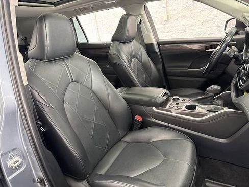 Used 2023 Toyota Highlander Platinum image 54