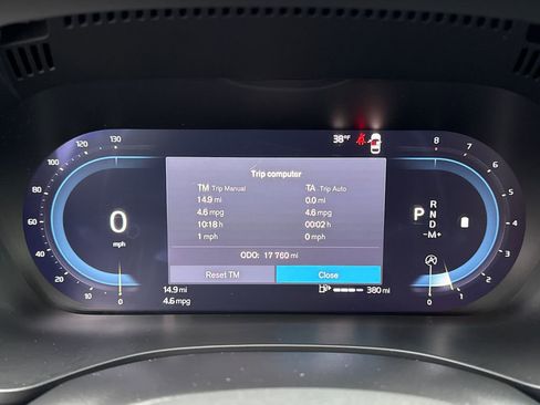 Used 2025 Volvo XC60 B5 Plus image 16