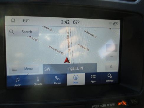 Used 2018 Ford Explorer XLT w/ Equipment Group 202A image 9