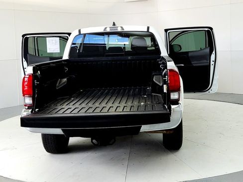 Used 2023 Toyota Tacoma SR5 AWD/4WD image 11