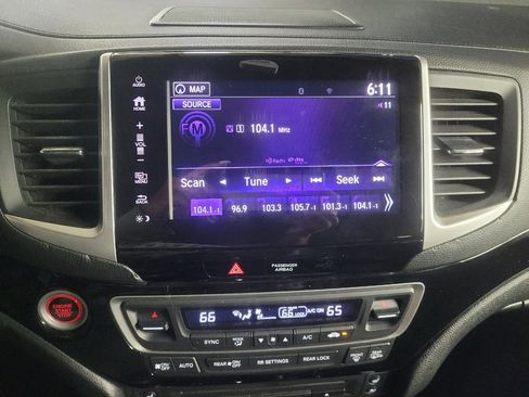 Used 2016 Honda Pilot Elite image 25