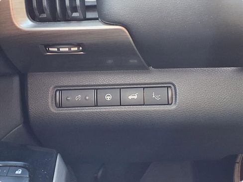 Used 2023 Nissan Pathfinder Platinum w/ Cargo Package image 18