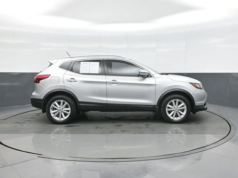 Used 2017 Nissan Rogue Sport SV w/ SV Premium Package image 8