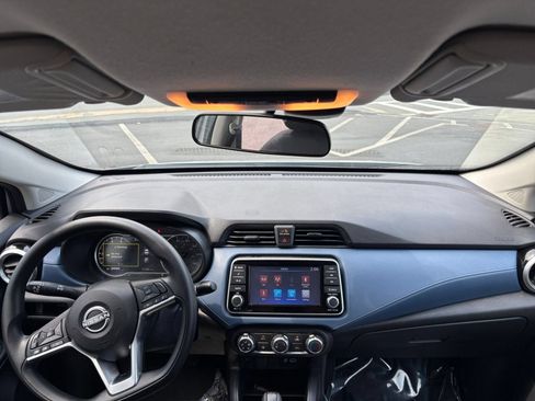 Used 2025 Nissan Versa SV FWD image 28
