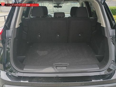 Used 2024 Nissan Rogue S FWD image 19