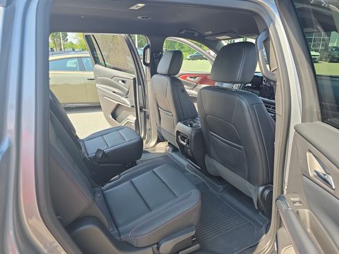Used 2025 Chevrolet Traverse Z71 w/ Enhanced Driving Package AWD/4WD image 11