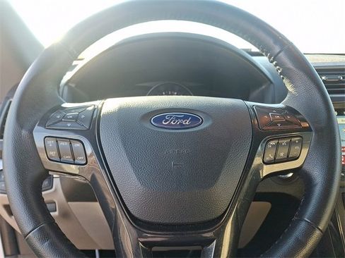 Used 2018 Ford Explorer XLT w/ Equipment Group 202A image 19