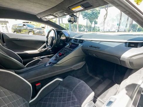 Used 2018 Lamborghini Aventador S AWD/4WD image 75