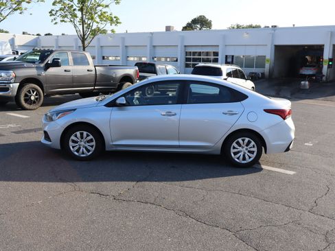 Used 2018 Hyundai Accent SE FWD image 18