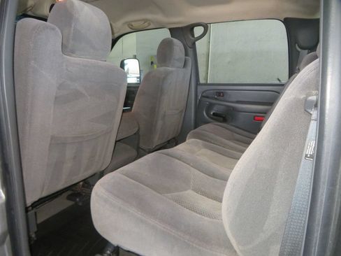 Used 2006 Chevrolet Silverado 2500 LT w/ Heavy-Duty Power Package AWD/4WD image 25
