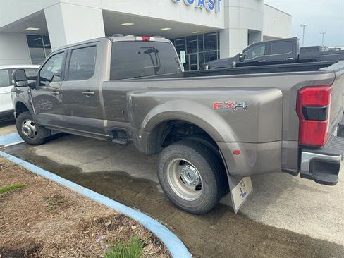 Used 2023 Ford F350 Lariat w/ Lariat Ultimate Package AWD/4WD image 3